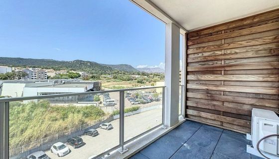 APARTAMENTO T2 40 M2 TERRAZA JUNTO AL MAR AJACCIO