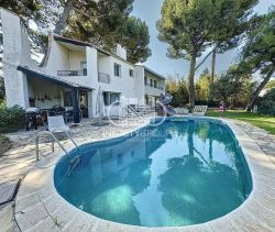 APPARTEMENT DE PRESTIGE T6 340 M2 BORD DE MER ANTIBES