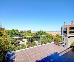 For rent APARTMENT T5 TERRACE MOSCAVIDE E PORTELA