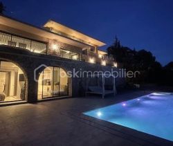 A louer MAISON  7 PIECES 370 M2  MOUGINS