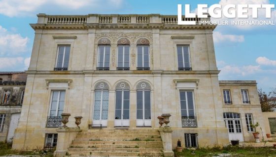 MAISON  DE MAîTRE  TONNAY CHARENTE