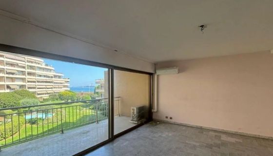 A vendre APPARTEMENT DE PRESTIGE T3 77 M2 BORD DE MER CANNES