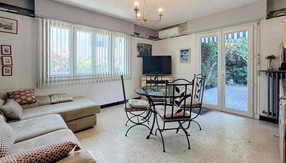 APARTAMENTO T3 65 M2 TERRAZA JUNTO AL MAR ANTIBES