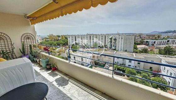 A louer APPARTEMENT T3 67 M2 TERRASSE VUE MER JUAN LES PINS