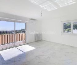 A louer APPARTEMENT T3 71 M2 VUE MER LE CANNET