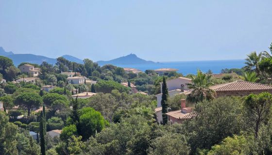 A vendre VILLA CONTEMPORAINE 4 pieces 210 m² VUE mer  LES ISSAMBRES  