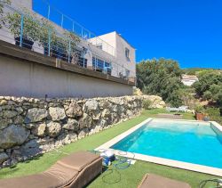 For sale CONTEMPORARY VILLA 4 rooms 210 m² sea view LES ISSAMBRES  