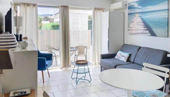 A louer STUDIO  21 M2 BORD DE MER GOLFE JUAN