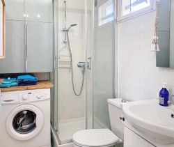 A louer STUDIO  21 M2 BORD DE MER GOLFE JUAN