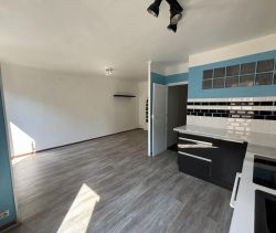 A louer APPARTEMENT T3 67 M2 BORD DE MER MARIGNANE