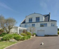 vente maison contemporaine - accès à la mer - piscine COUVERTE -Guisseny