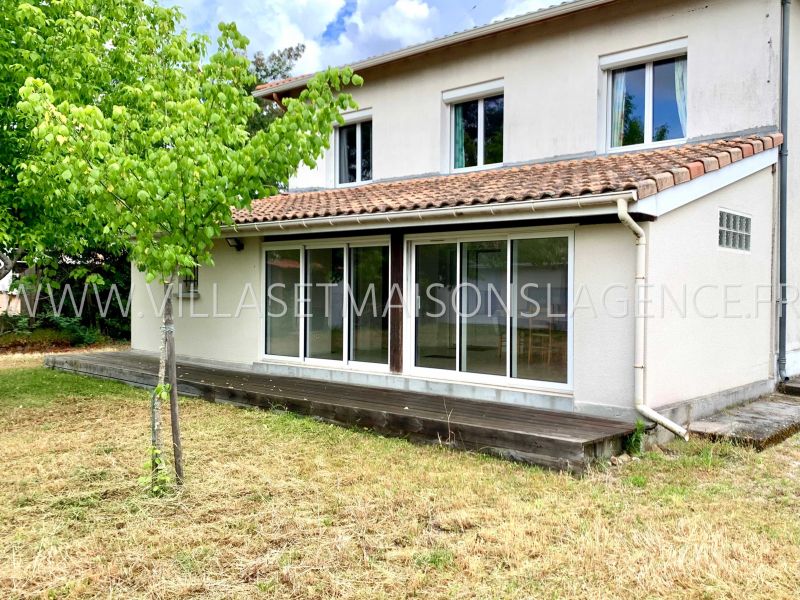 A vendre MAISON 6 PIECES 132 M² PROCHE PORT OSTREICOLE ANDERNOS LES BAINS