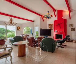 A vendre BELLE MAISON BASQUE 7 PIECES 217 M² ARBONNE