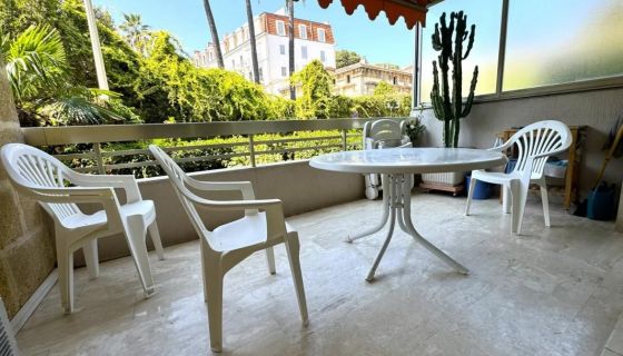 APARTAMENTO PRESTIGIO T3 75 M2 TERRAZA JUNTO AL MAR CANNES