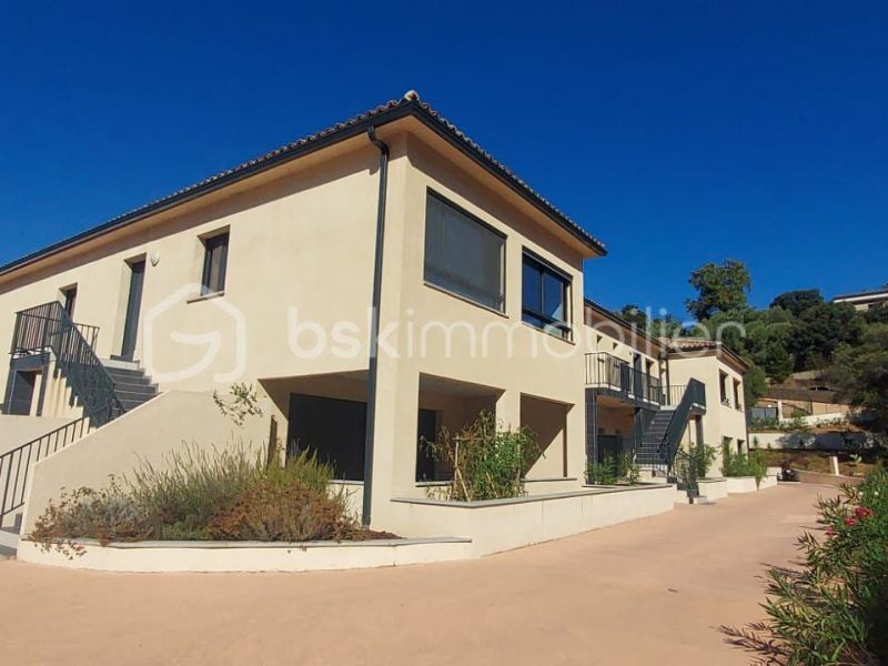 A vendre APPARTEMENT DE PRESTIGE T5 114 M2 BORD DE MER AJACCIO