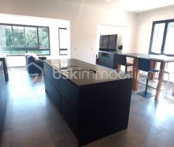 A vendre APPARTEMENT DE PRESTIGE T5 114 M2 BORD DE MER AJACCIO