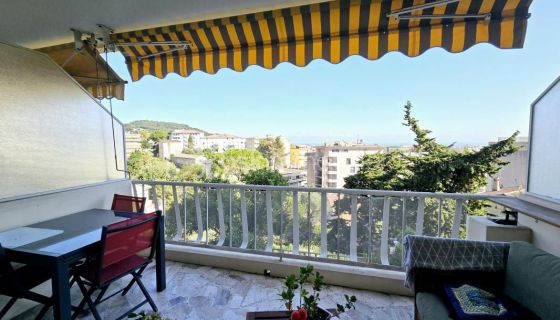 APPARTEMENT DE PRESTIGE T3 71 M2 TERRASSE BORD DE MER LE CANNET