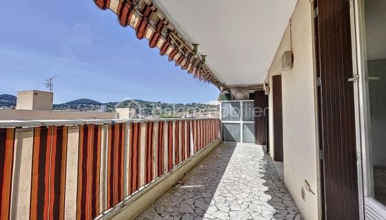 APARTAMENTO T3 70 M2 TERRAZA JUNTO AL MAR VALLAURIS