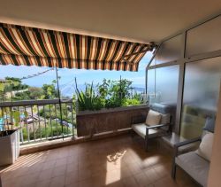 Se vende apartamento de 3 habitaciones, 64 m², terraza, junto al mar, Eze.