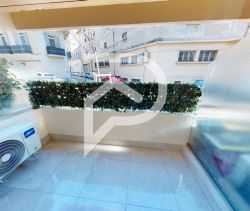 STUDIO  26 M2 BORD DE MER CANNES