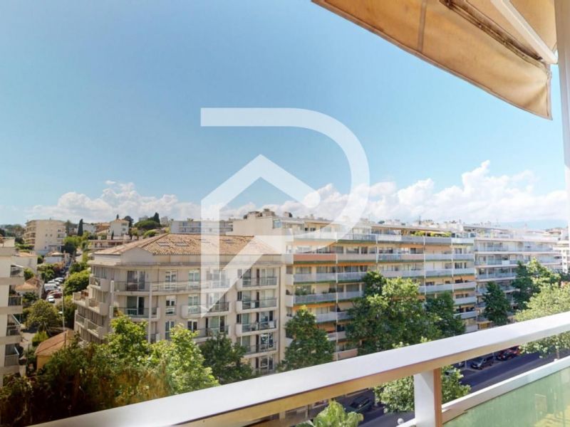 APPARTEMENT T2 51 M2 BORD DE MER CANNES