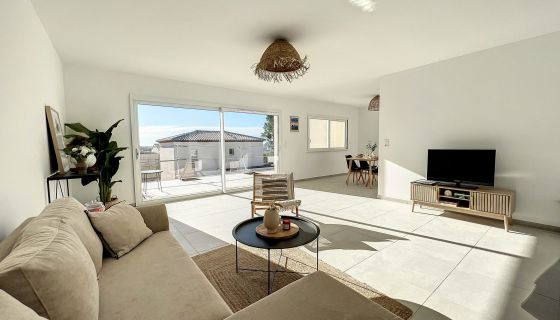 A vendre SPACIEUX appartement  T3 82 m² La Ciotat