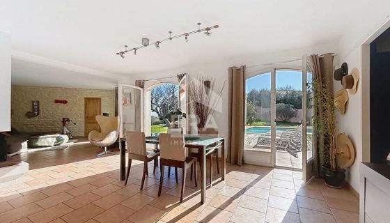 A louer MAISON  7 PIECES 193 M2 BORD DE MER CAGNES SUR MER