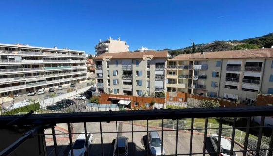 APARTAMENTO T3 67 M2 TERRAZA JUNTO AL MAR CANNES