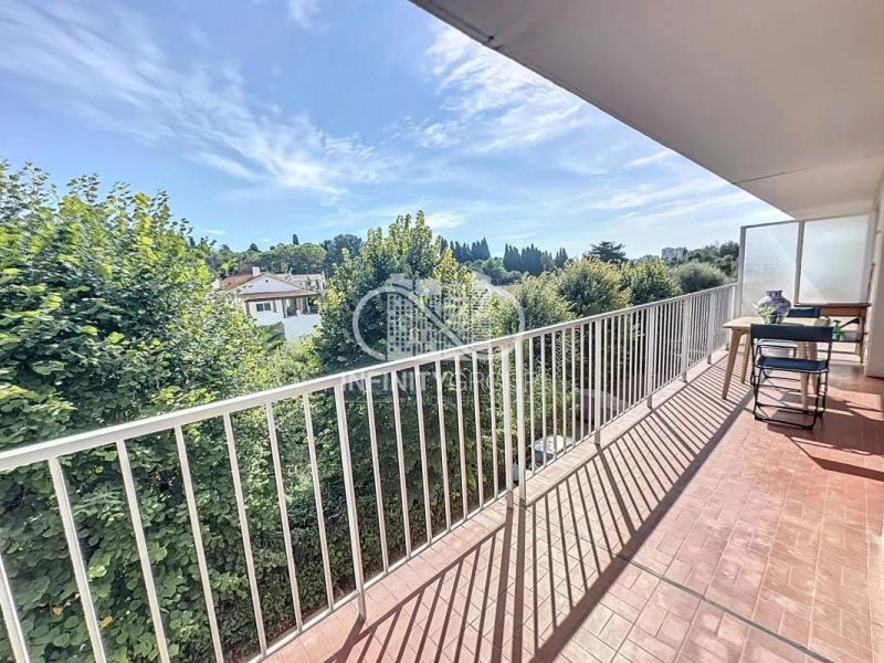 A louer APPARTEMENT T2 48 M2 TERRASSE BORD DE MER ANTIBES