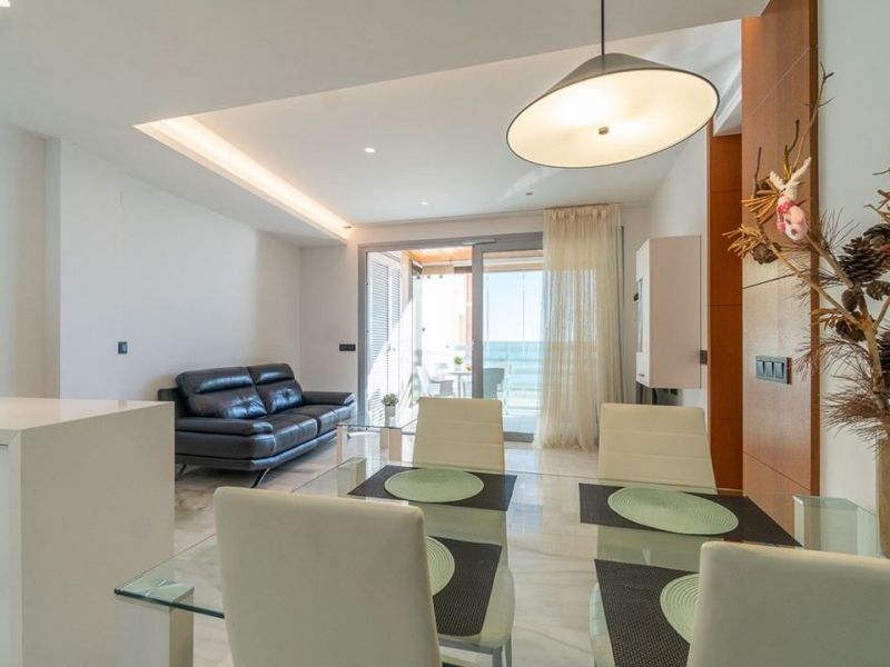 For rent LUXURY APARTMENT T3 111 M2 TERRACE SEASIDE TORREVIEJA