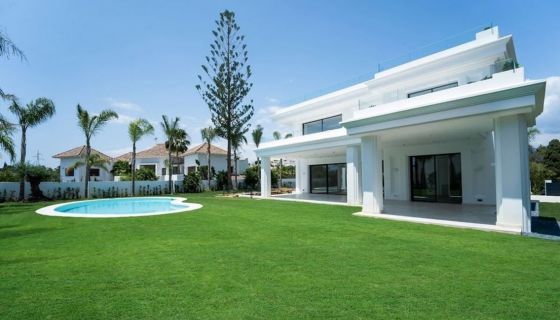 A louer APPARTEMENT DE PRESTIGE T7 647 M2 TERRASSE BORD DE MER MARBELLA