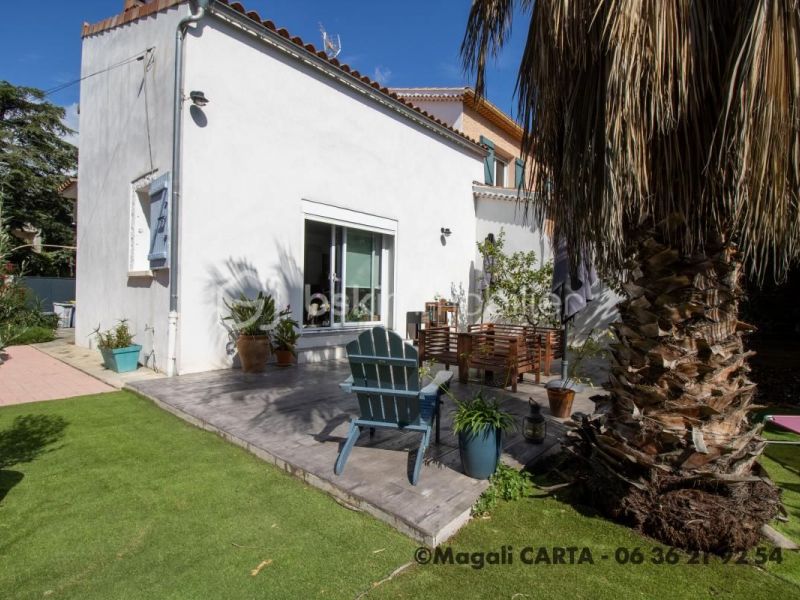 MAISON  CONTEMPORAINE BORD DE MER LA GARDE