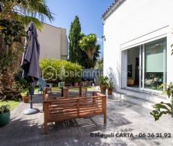 MAISON  CONTEMPORAINE BORD DE MER LA GARDE