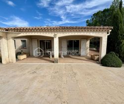 A louer MAISON  10 PIECES 229 M2  DRAGUIGNAN