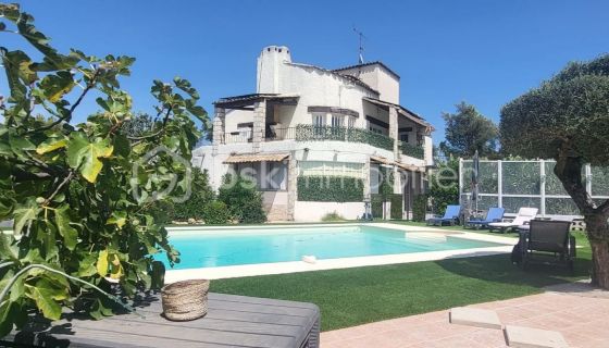 MAISON  10 PIECES 278 M2  VIDAUBAN