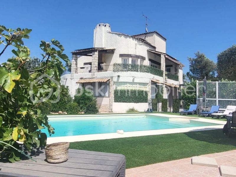 MAISON  10 PIECES 278 M2  VIDAUBAN