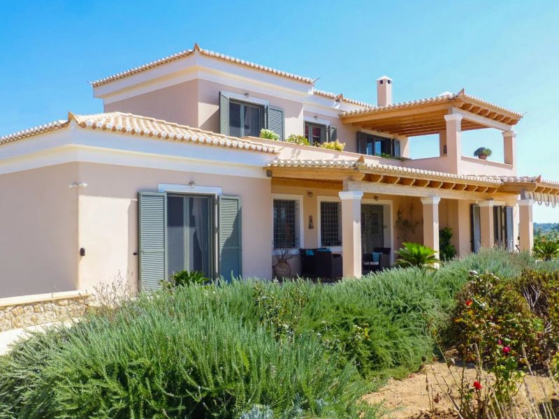 A vendre Belle villa 400 M² PLAGE A PIEDS PORTOCHELI