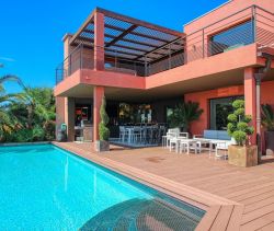 A vendre Magnifique VILLA 230 M² VUE PANORAMIQUE MER  LES ISSAMBRES