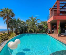 A vendre Magnifique VILLA 230 M² VUE PANORAMIQUE MER  LES ISSAMBRES