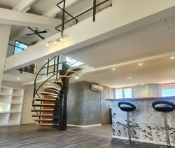 A vendre Bien Immobilier Atypique 13230 Port Saint Louis Du Rhone