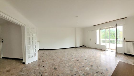 A louer APPARTEMENT T4 92 M2 TERRASSE BORD DE MER ARLES