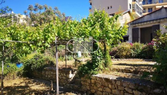 A louer MAISON  4 PIECES 80 M2 BORD DE MER ANTIBES