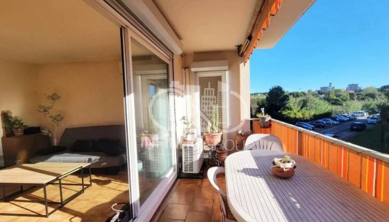 A louer APPARTEMENT T3 68 M2 TERRASSE BORD DE MER ANTIBES