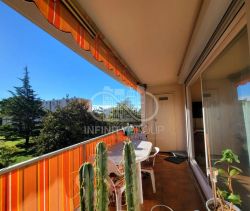 A louer APPARTEMENT T3 68 M2 TERRASSE BORD DE MER ANTIBES