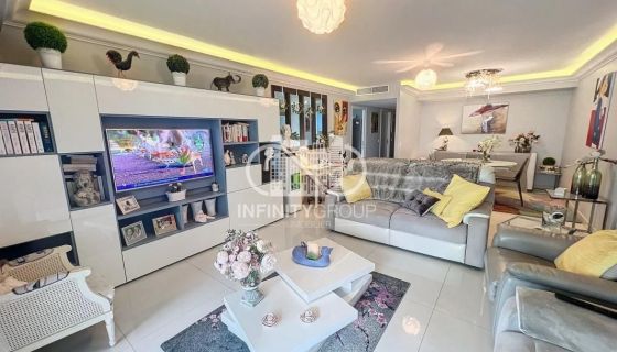 A louer APPARTEMENT DE PRESTIGE T4 129 M2 TERRASSE PIEDS DANS L'EAU ANTIBES