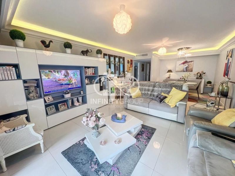 A louer APPARTEMENT DE PRESTIGE T4 129 M2 TERRASSE PIEDS DANS L'EAU ANTIBES