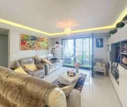 A louer APPARTEMENT DE PRESTIGE T4 129 M2 TERRASSE PIEDS DANS L'EAU ANTIBES