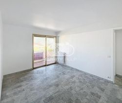 APPARTEMENT T2 42 M2 TERRASSE BORD DE MER CANNES