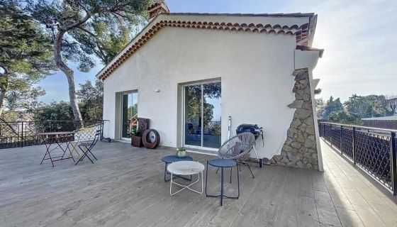 A louer APPARTEMENT T4 85 M2 TERRASSE VUE MER ANTIBES