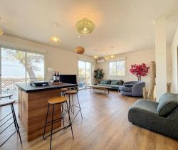 A louer APPARTEMENT T4 85 M2 TERRASSE VUE MER ANTIBES